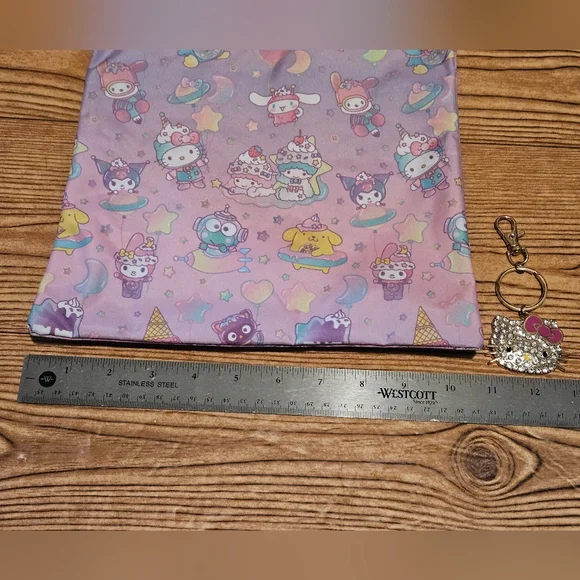 Hello Kitty Rhinestone Keychain & Pouch - Picture 6 of 7